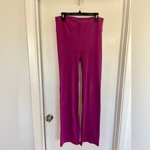 Pact 
High waisted ribbed bootcut leggings 
Purple/pink color 
XL Long